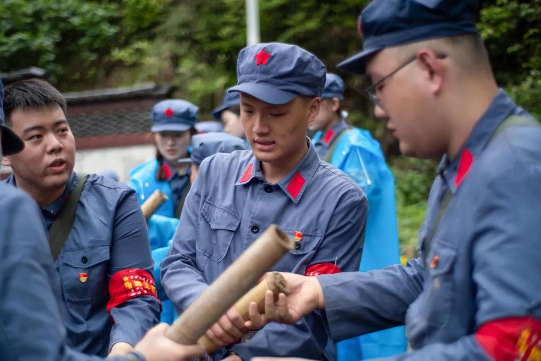 黄色仓库