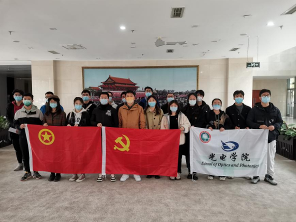 黄色仓库
