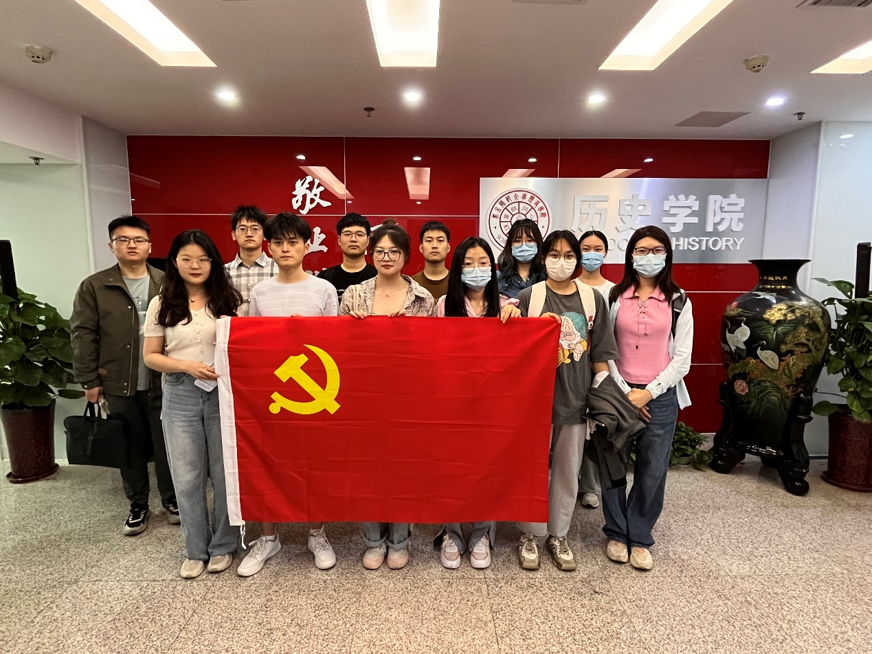 黄色仓库