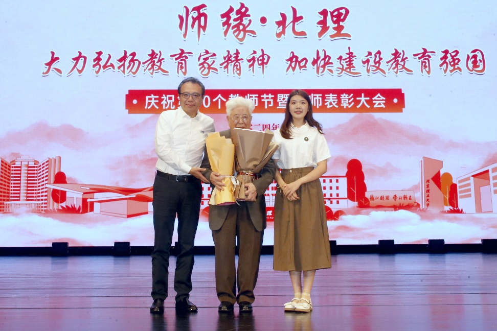 黄色仓库